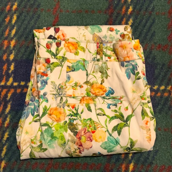 ZARA✨ Flower Jeans pants 💐 - Picture 2 of 4
